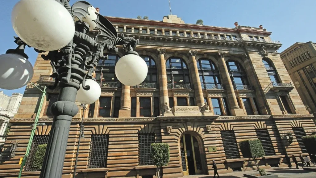 Banco de México dejará sin cambio la tasa, en 11.25% hasta enero del 2024: analistas