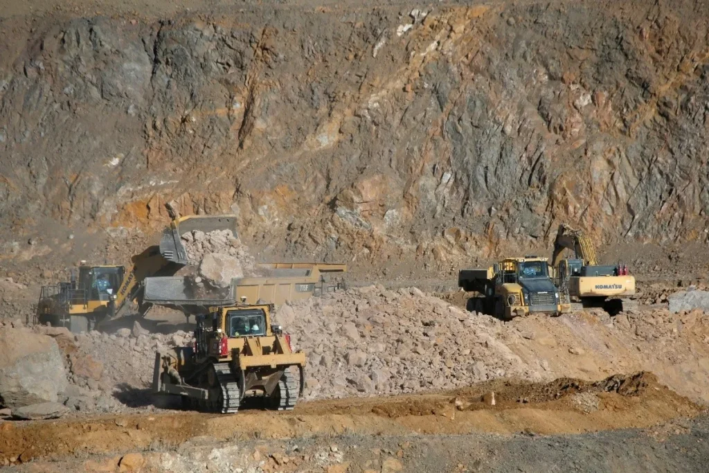 SAT ha cobrado 65,981 millones de pesos a mineras; 11 veces más que con Peña Nieto