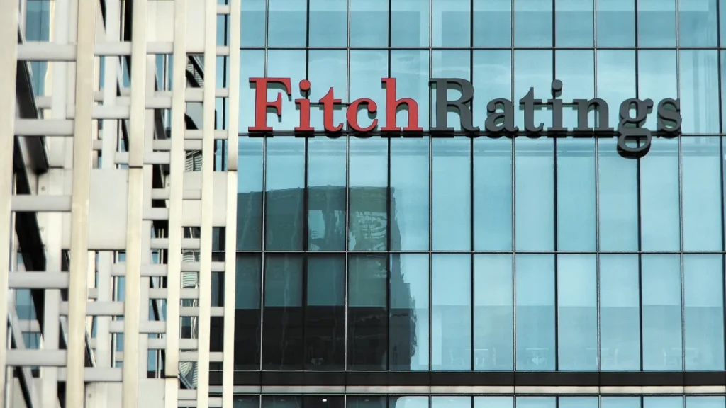 Economías de América Latina mantendrán ritmo lento y seguirán resistentes en 2024: Fitch