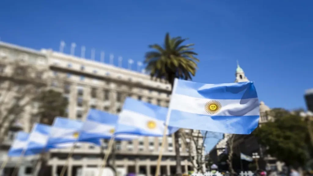 Argentina declara emergencia de servicios energéticos y aumento de tarifas de luz y gas