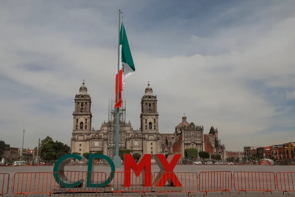 Especialistas mueven al alza sus expectativas de inflación, tasa de interés y PIB para el 2024