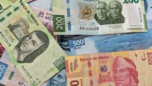 Precio del dólar hoy 22 de abril de 2024: Peso inicia la semana en rojo