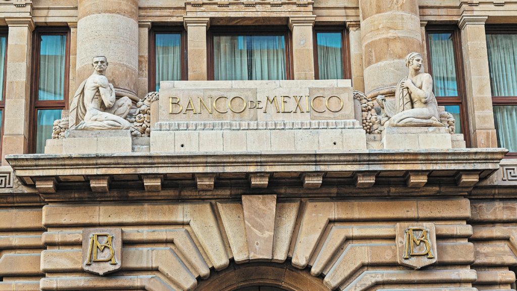 Inflación agrega incertidumbre sobre próximos recortes de tasa: analistas