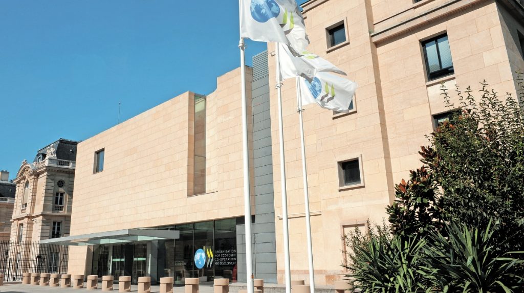 OCDE reduce previsión de crecimiento de México para este año a 2.2%