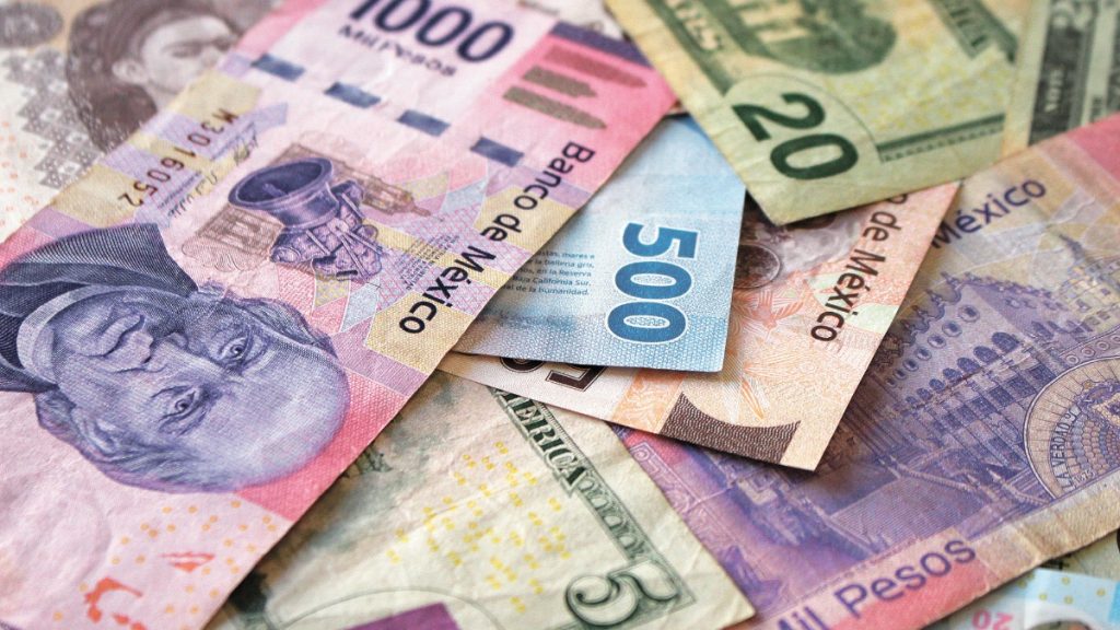 Precio del dólar hoy 20 de agosto de 2024: Peso opera con pérdidas
