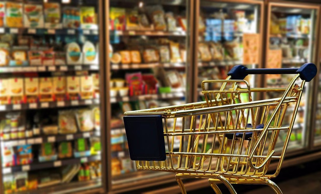 Economía global crecerá 3% este año; FMI mejora su pronóstico, pero "sigue siendo débil"