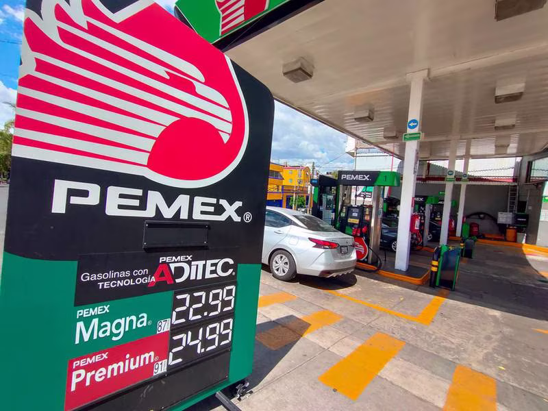 Hacienda recorta estímulos fiscales para gasolinas Magna y Premium de cara al inicio de clases