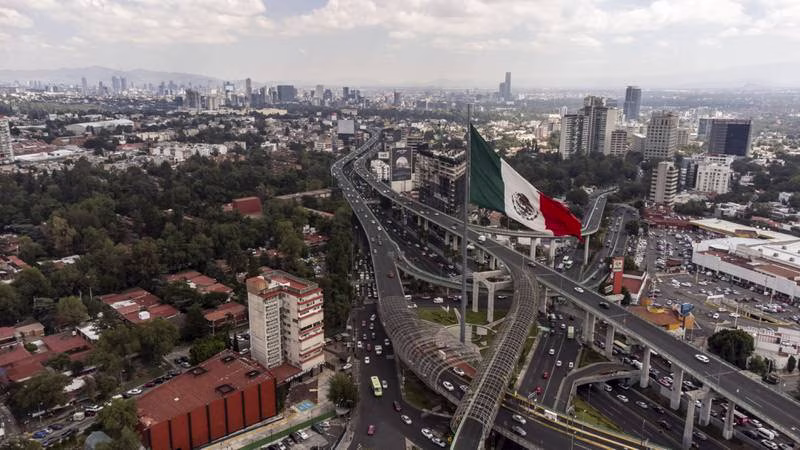 FMI avisa: Deuda neta de México tendrá tendencia al alza hasta 2028