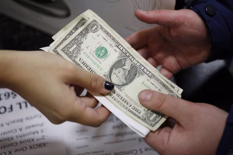 Inflación en EU toca en octubre su nivel más bajo desde 2021