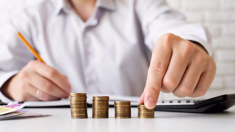 Aguinaldo 2023: ¿Quiénes tendrán que pagar impuestos al SAT?