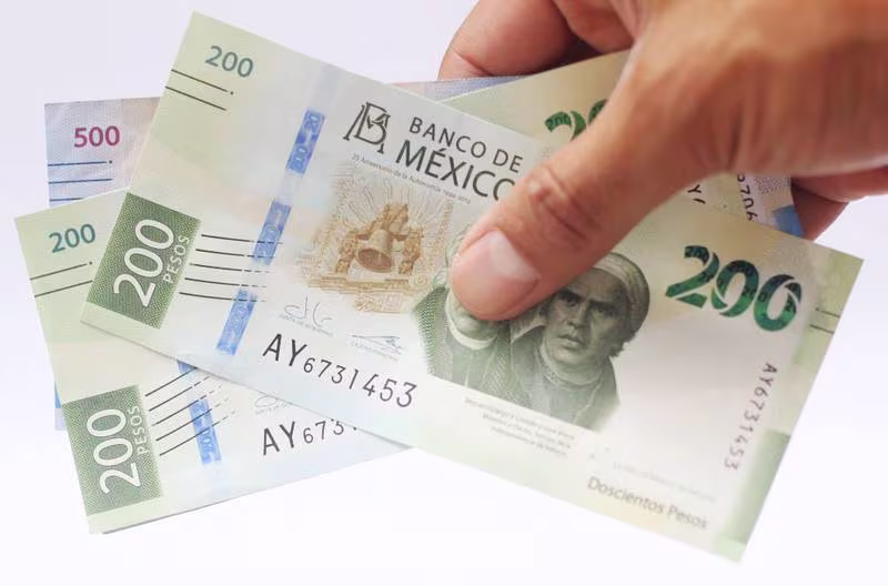 SAT frena devoluciones de impuestos en 2023, caen 26.6% respecto a 2022
